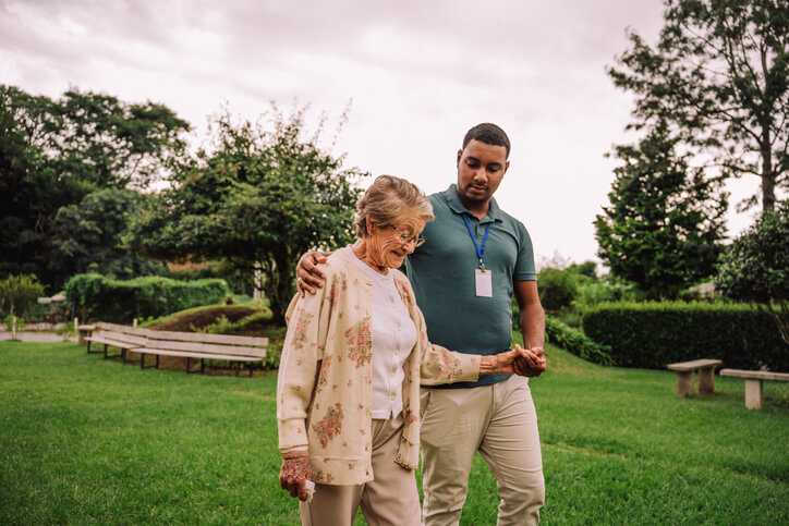 Smooth Transitions: The Value of Hospital Discharge Assistance<br />
